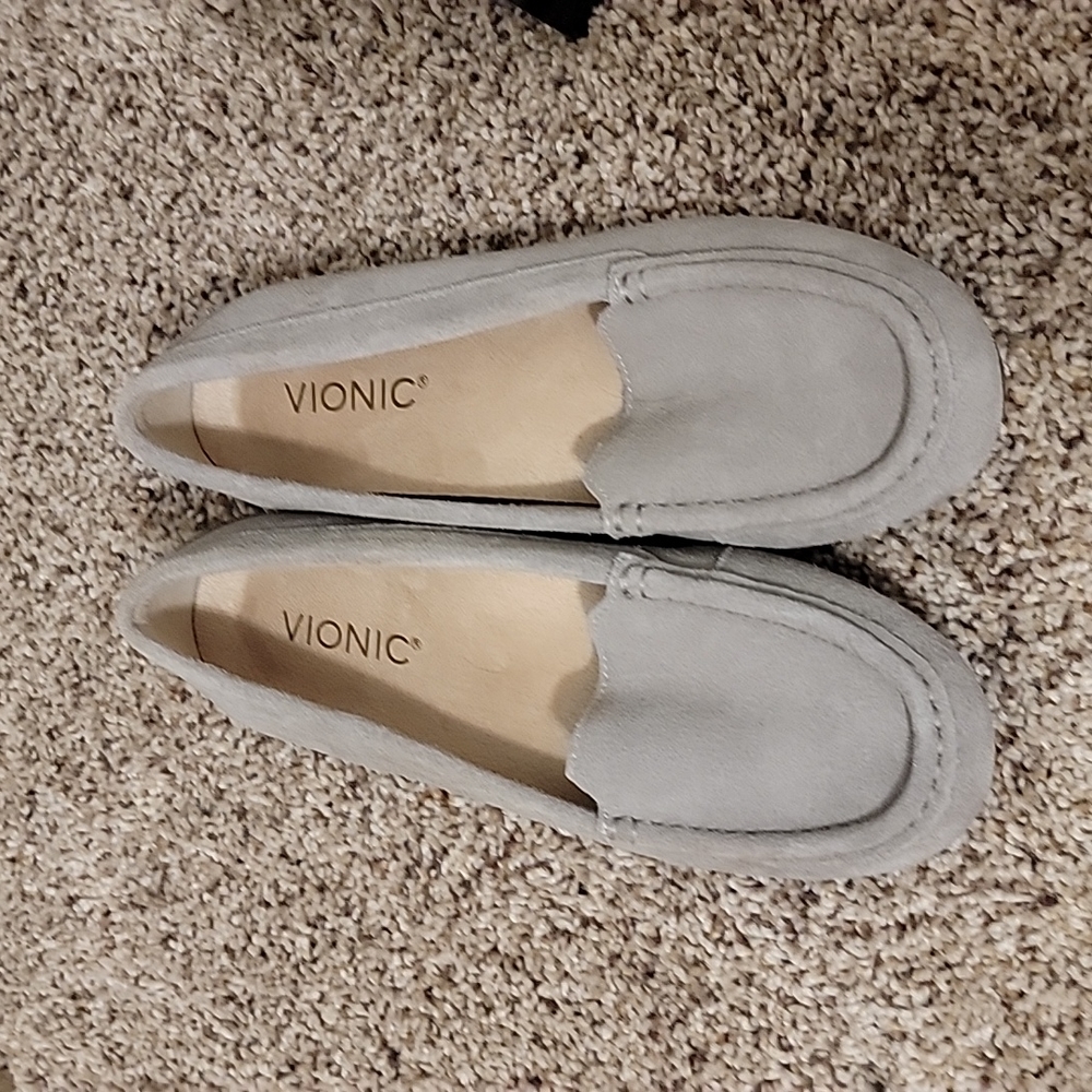 Vionic Women's Light Gray Suede Slip-On Loafers